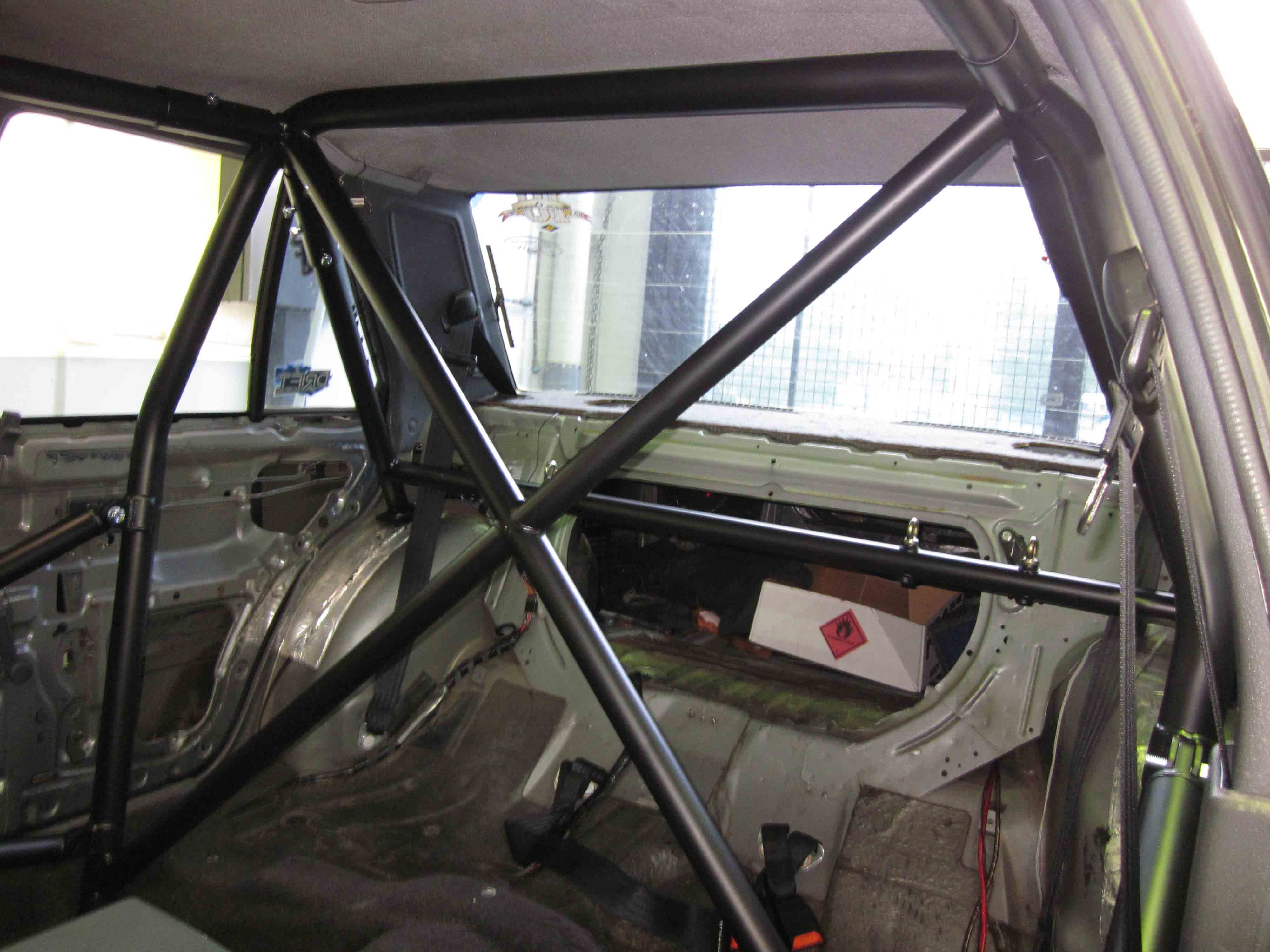 (D) Nissan Skyline R31 - 4 door - Full Cage (6 point) Bolt-in - AGI ...